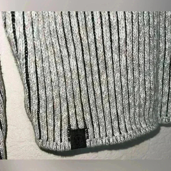 Lululemon Cotton-Cashmere Blend Mock Neck Sweater size 2 (Small) - Picture 6 of 7